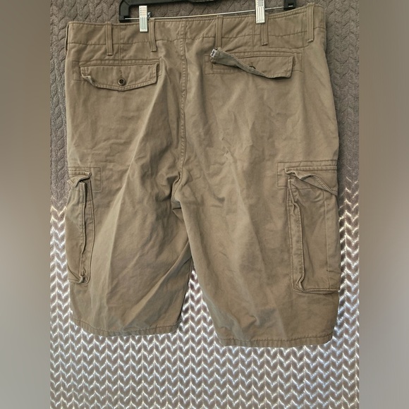 Levi’s Men’s Cargo Shorts Khaki Size 40 Outdoor Casual Flat Front Cotton - Picture 2 of 4